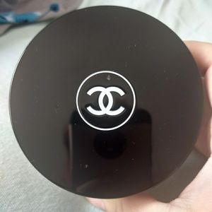 Chanel loose translucent powder